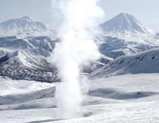 白雪皚皚的山頂 33 列表